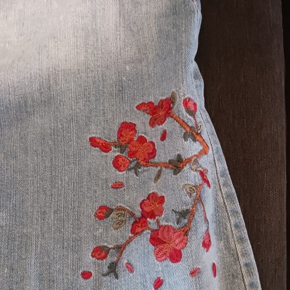 A.n.a  a new approach women's blue Jean floral skirt size 6 A-53 - Picture 2 of 6